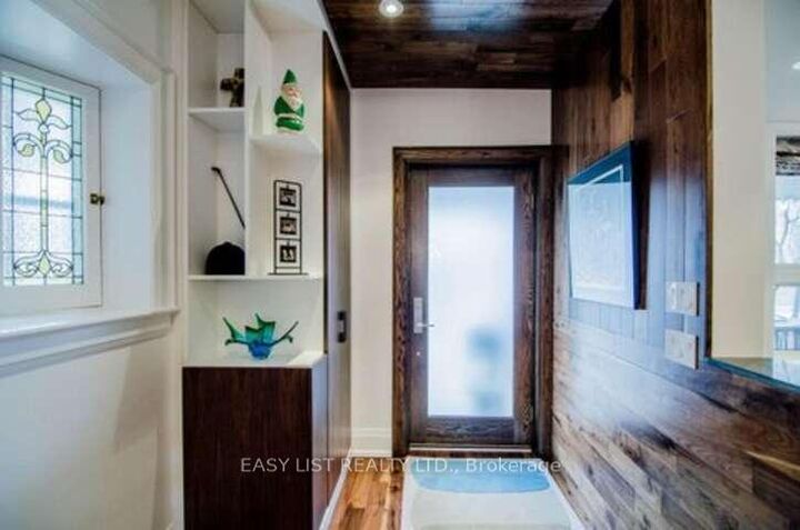 76 Dunn Avenue — photo 1