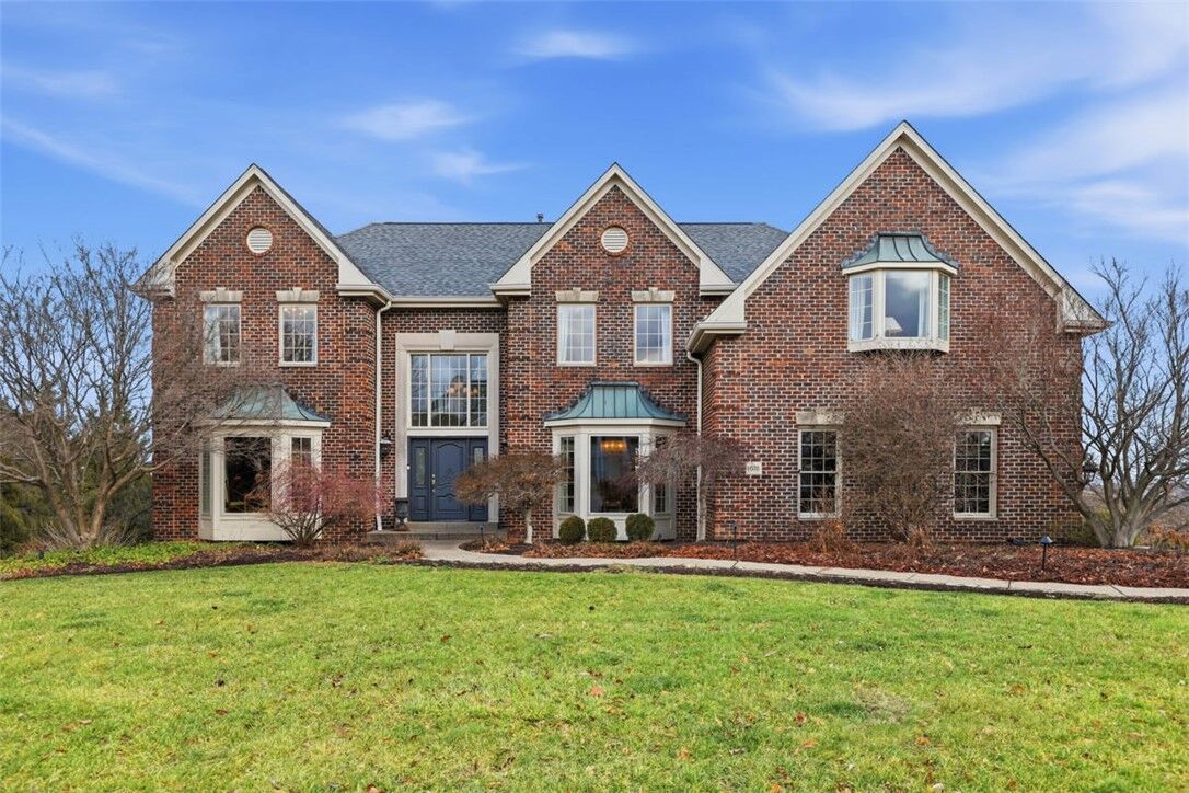 Property Photo:  1070 Saint Mellion Dr  PA 15142 