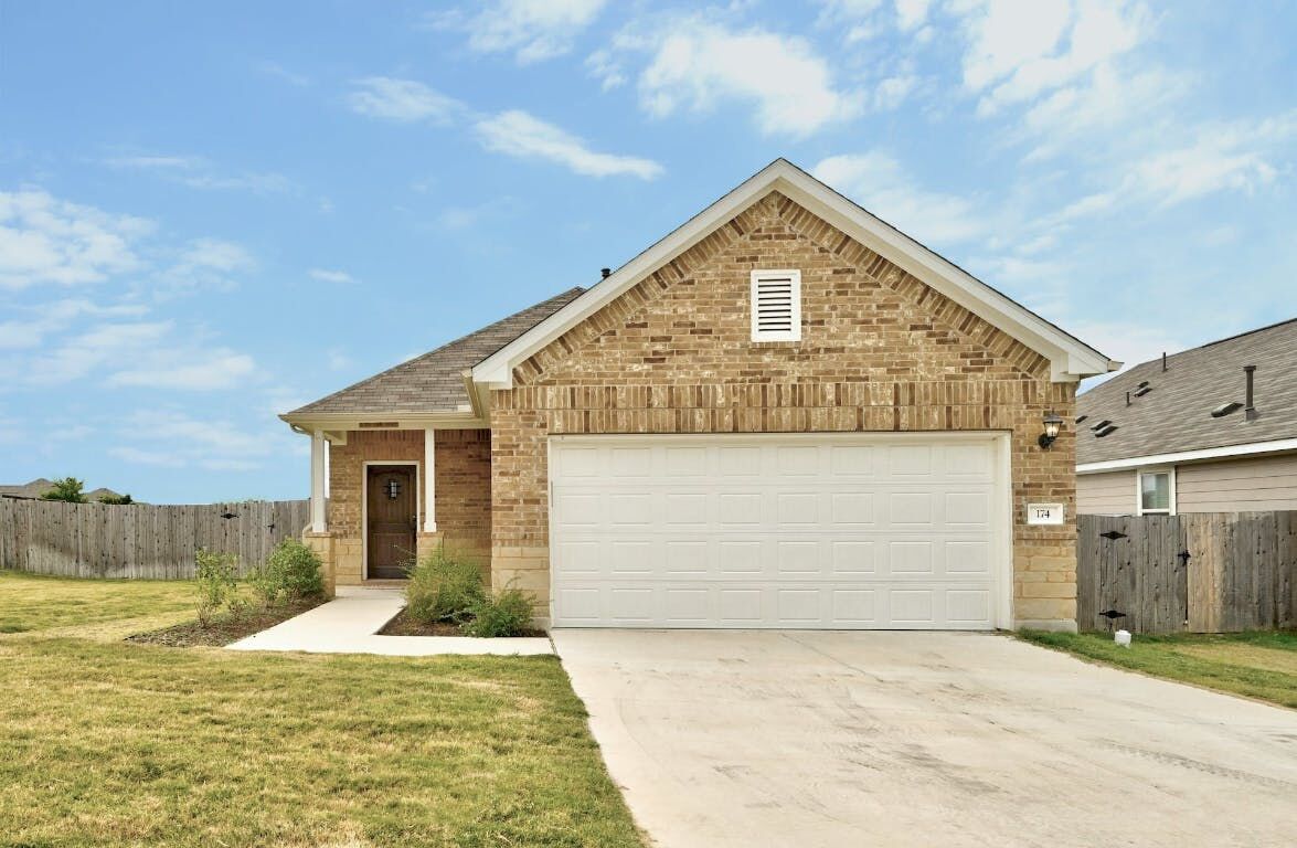 Property Photo:  174 Silktassel Way  TX 78610 
