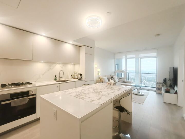 Property Photo: 6537 Telford Avenue 2906 BC V5H 0K9