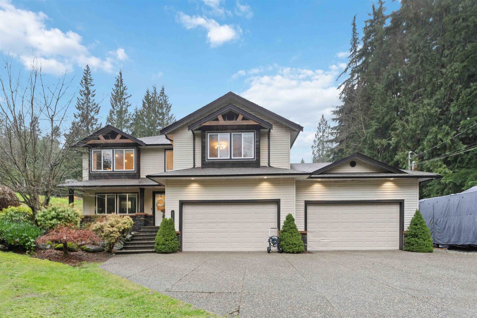 Property Photo: 27111 122 Avenue BC V2W 1C2