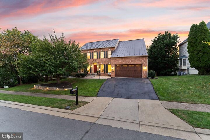 Property Photo:  18571 Dettington Court  VA 20176 