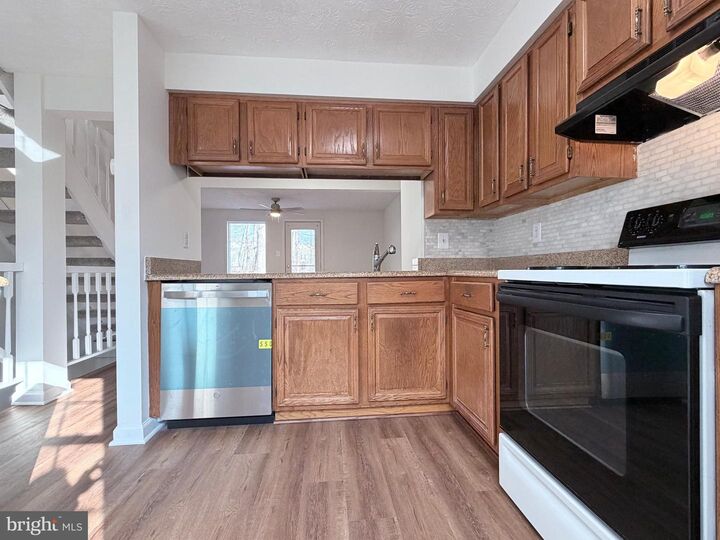 Property Photo:  13624 Forest Pond Court  VA 20121 