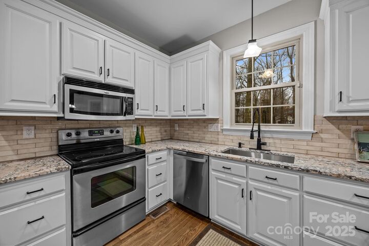 Property Photo:  17433 Glassfield Drive  NC 28078 