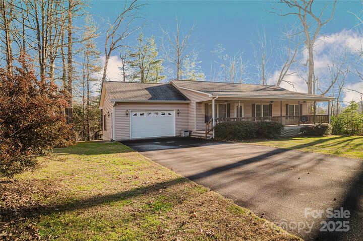 Property Photo: 159 W Sweetbriar Lane NC 28729