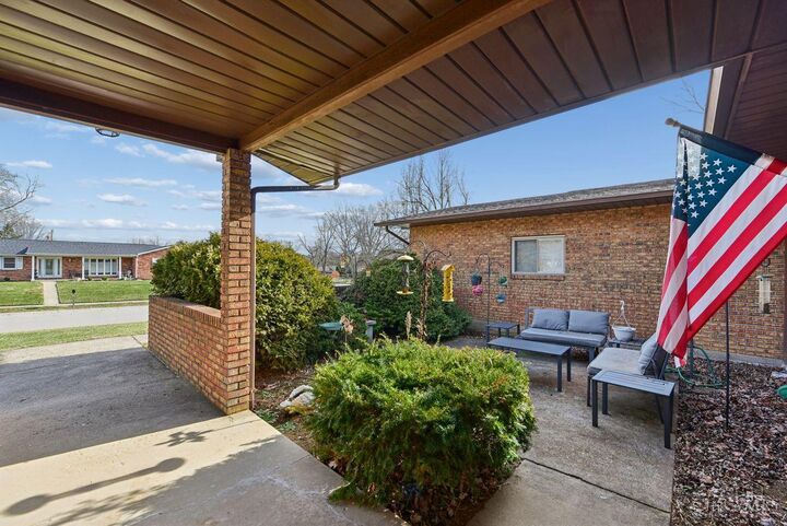 Property Photo:  1600 Woodhall Court  OH 45042 