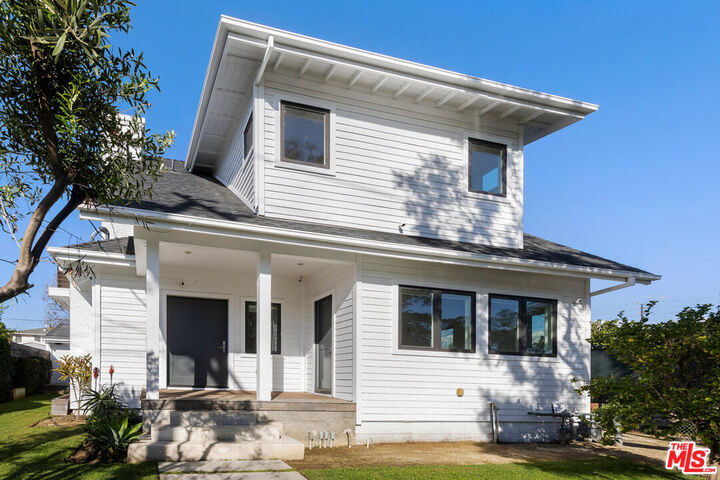 Property Photo:  4525 Melbourne Ave  CA 90027 