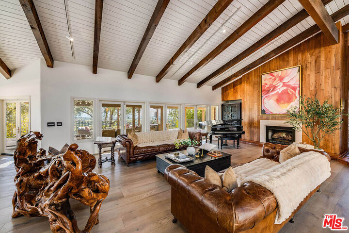 Property Photo: 2975 Calle Bonita CA 93460