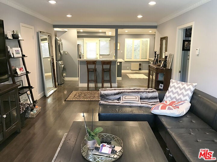 Property Photo:  8727 Shoreham Dr  CA 90069 