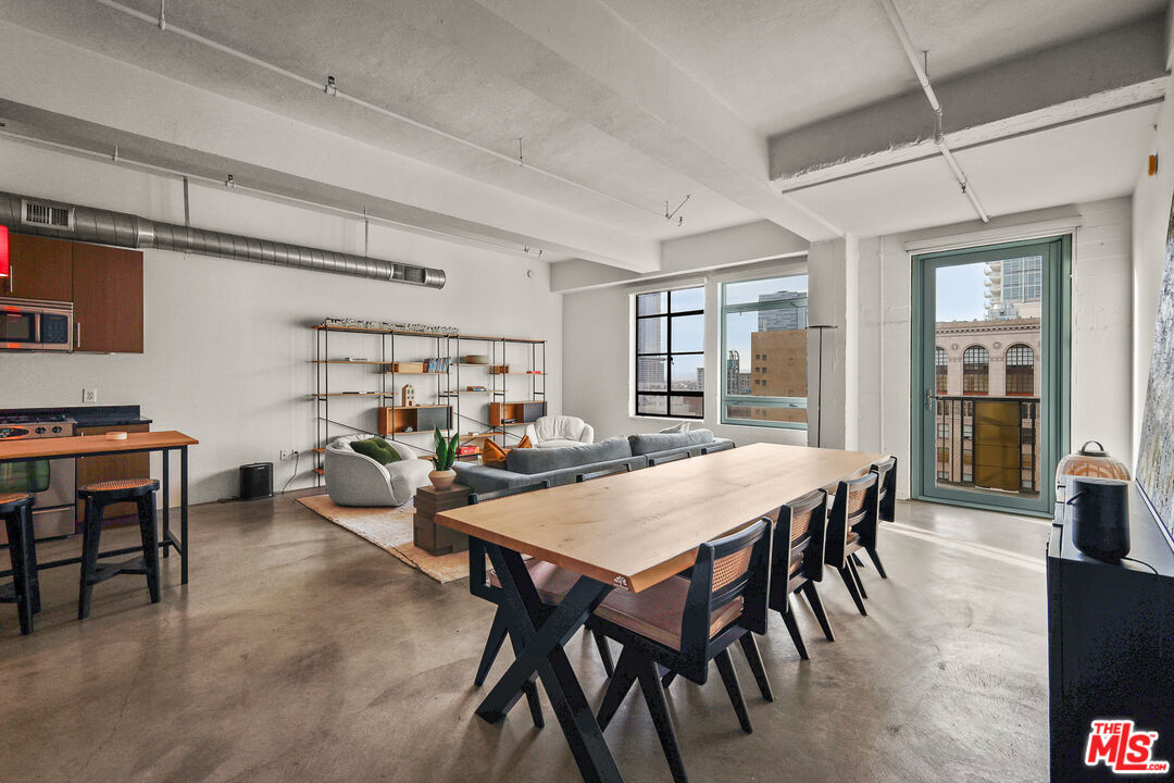 Property Photo: 849 S Broadway CA 90014