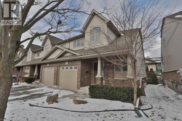 Property Photo:  7 Gibson Place 21  ON L2R 0A3 