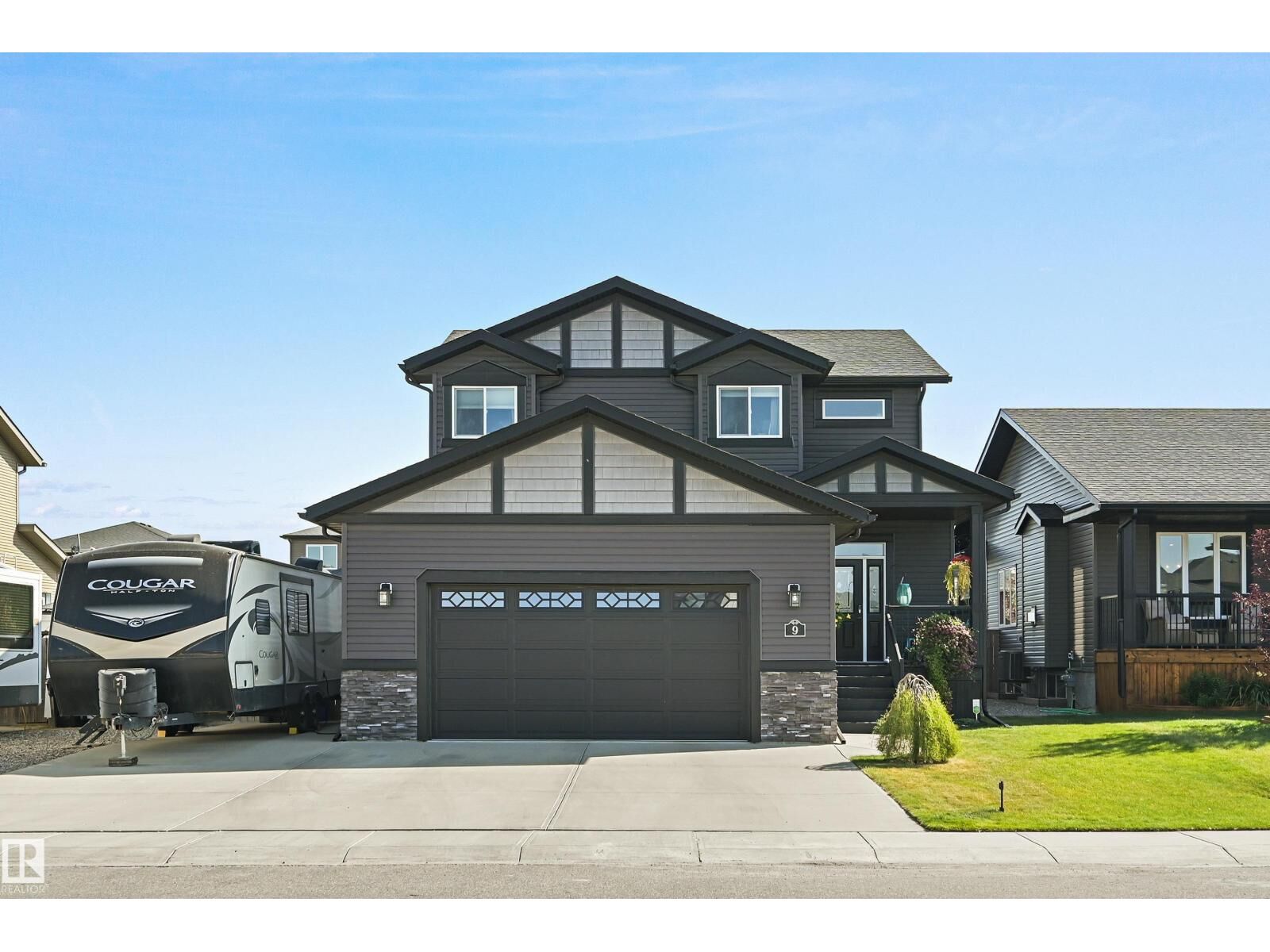 Property Photo:  9 Viceroy Cr  AB T4H 0C4 