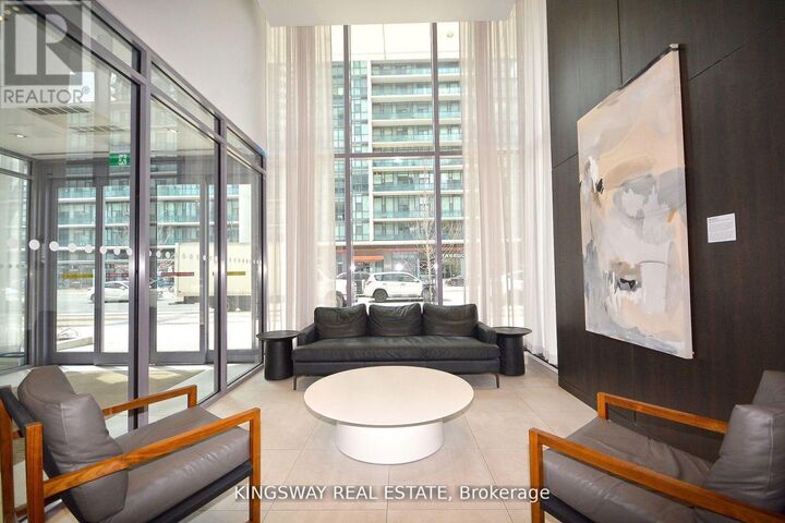 Property Photo:  4065 Confederation Parkway 3311  ON L5B 0L4 