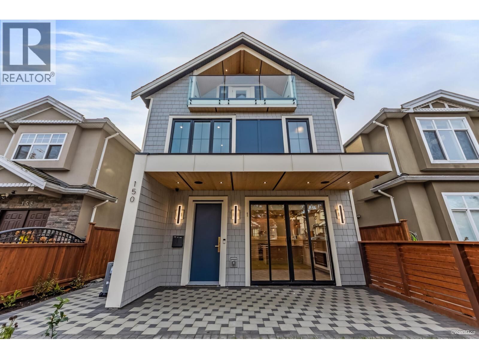 Property Photo:  150 East 51 Avenue 1  BC V5X 1C3 