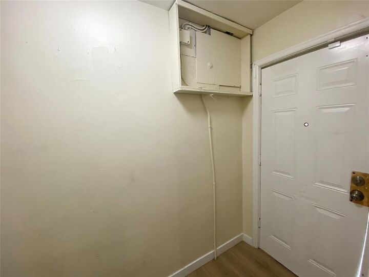 Property Photo:  397 Aberdeen Avenue  MB R2W 1V5 
