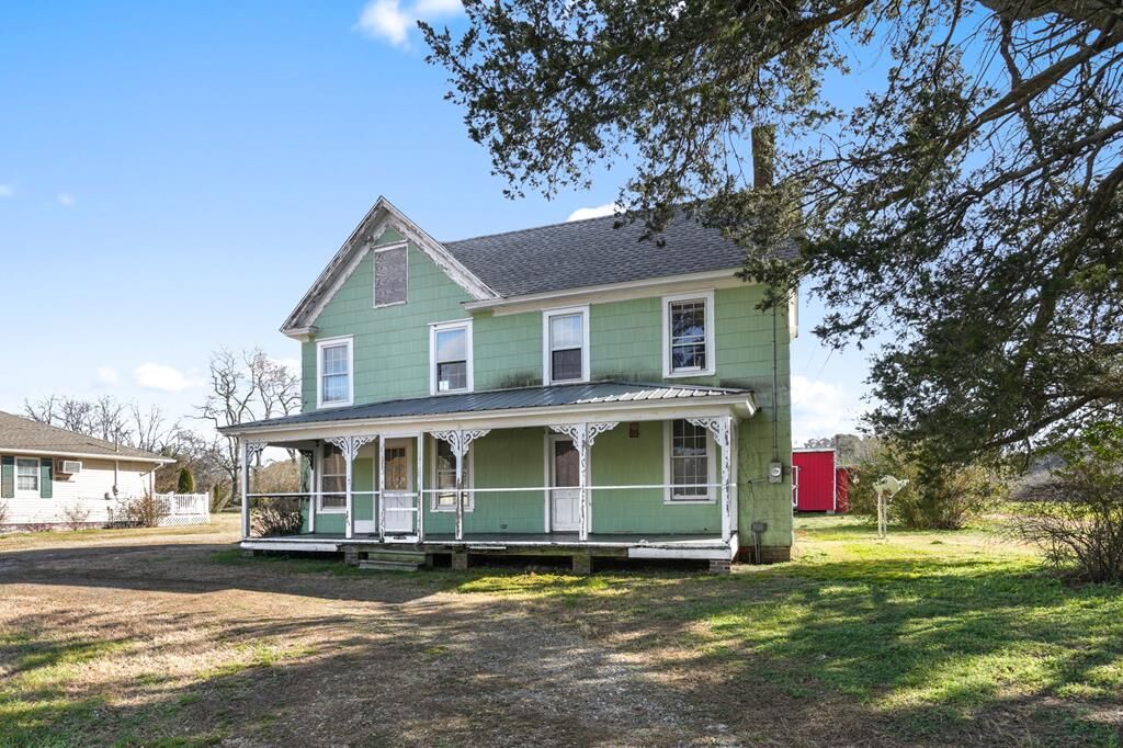 Property Photo:  22756 Lee Mont Rd  VA 23421 