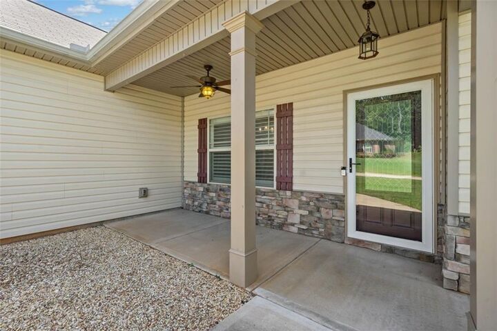 Property Photo: 1010 Holliday Pass GA 30223