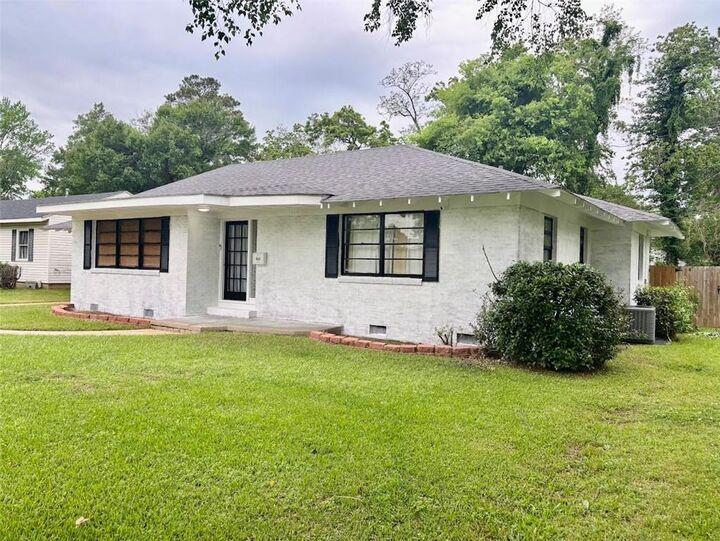 Property Photo:  408 Sirod Street  LA 71457 