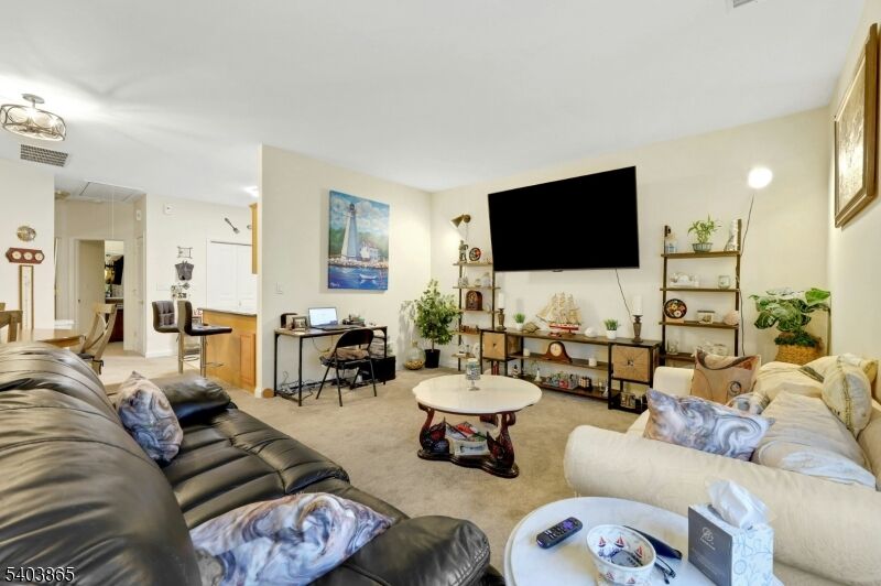 Property Photo:  520 Victor St 8  NJ 07663 