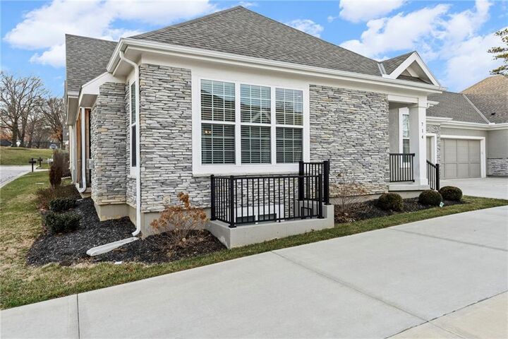 Property Photo:  714 E 110th Terrace  MO 64131 