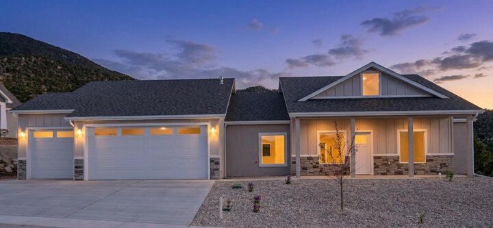 Property Photo:  1152 E Smokey Trail Way  UT 84721 