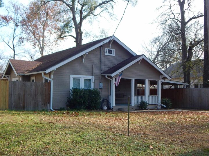 Property Photo: 507 N Trinity TX 75644
