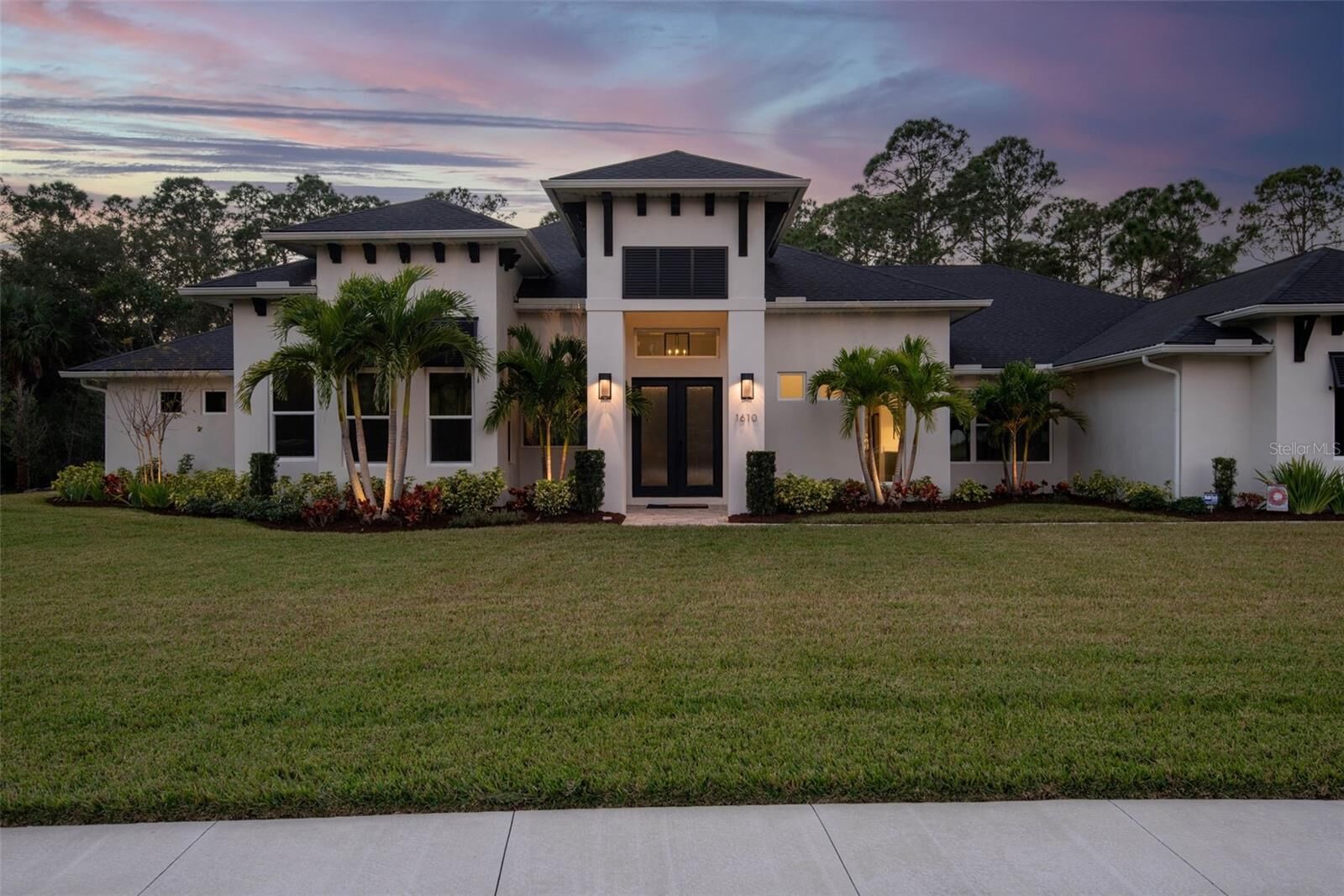 Property Photo:  1610 Turnbull Crossings Drive  FL 32168 