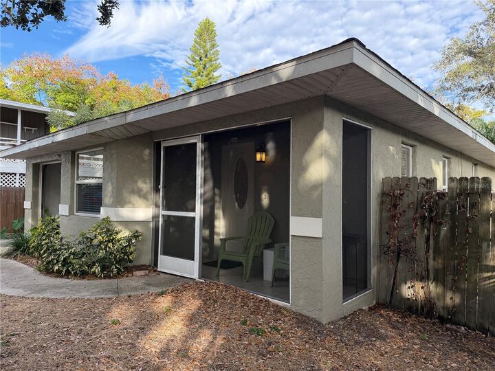 Property Photo: 4717 Hollingsworth Avenue FL 34233