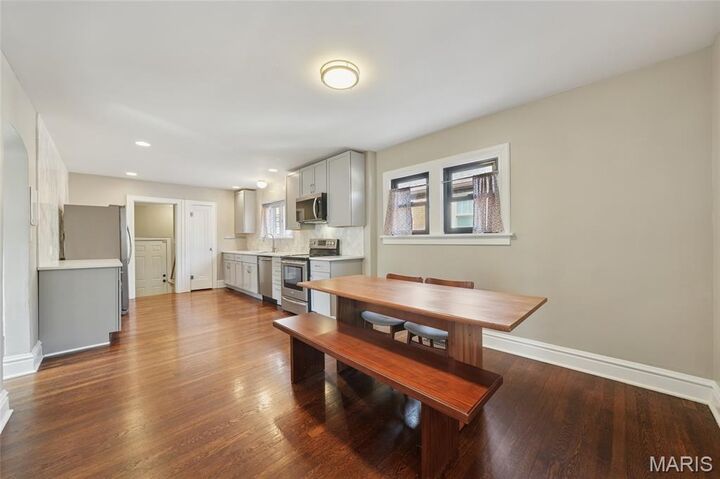 Property Photo:  1105 North &Amp South Road  MO 63130 