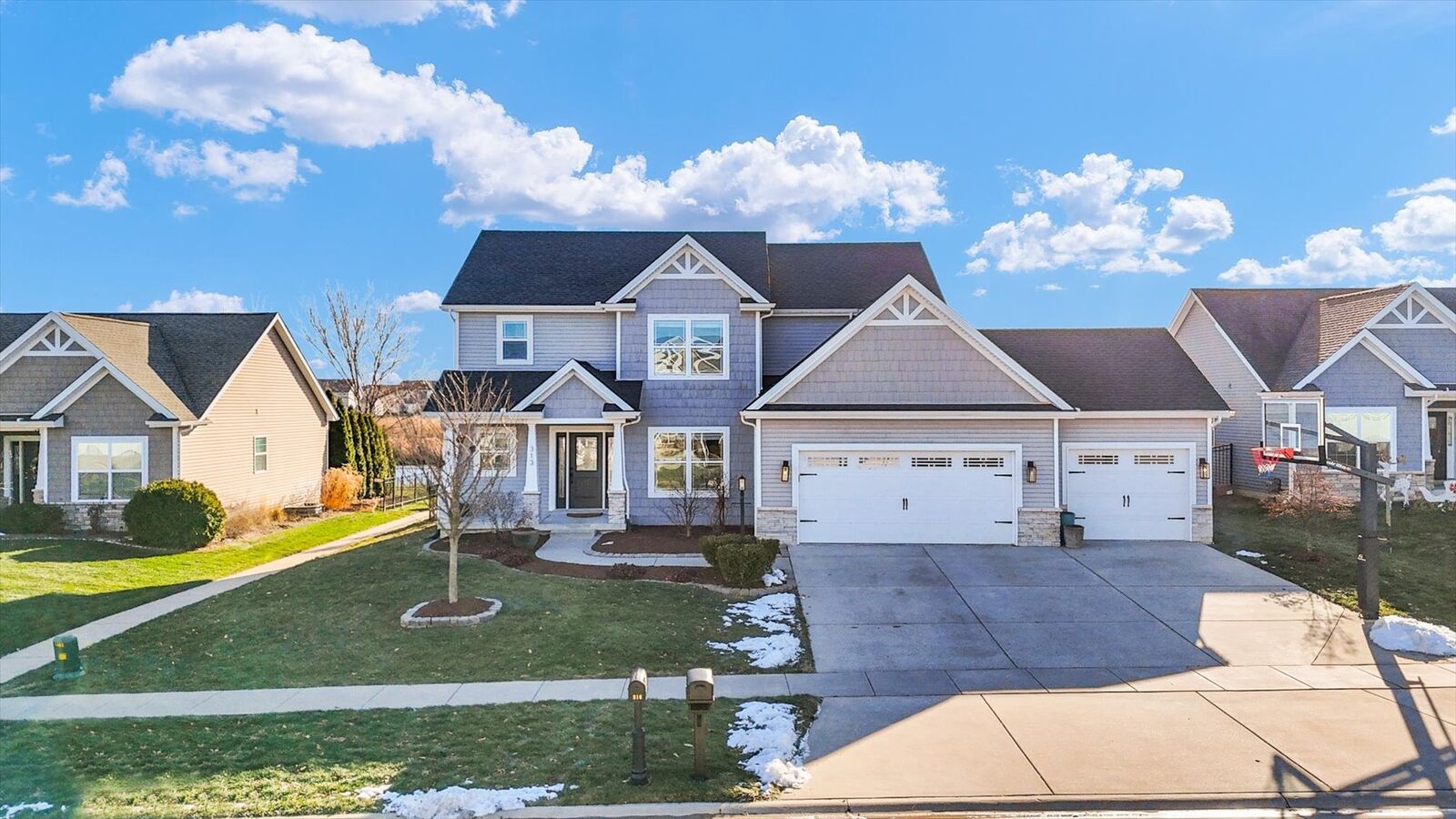 Property Photo: 313 London Way IL 61874