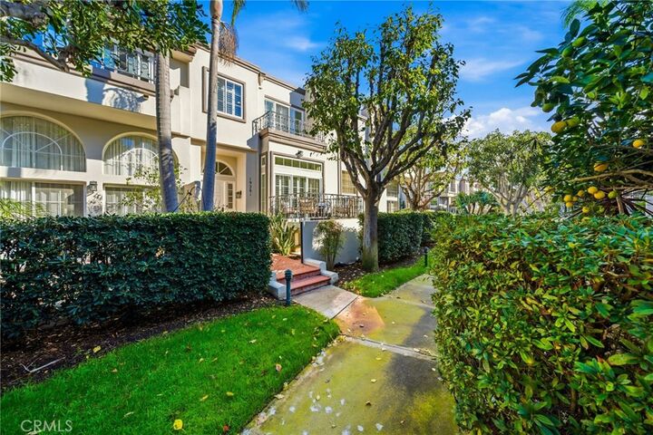 Property Photo:  19281 Meadowood  CA 92648 