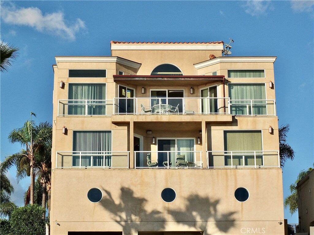 Property Photo:  1700 Bluff Place 1  CA 90802 