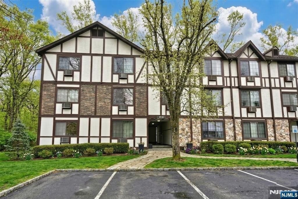Property Photo: 907 Thoreau Court NJ 07430