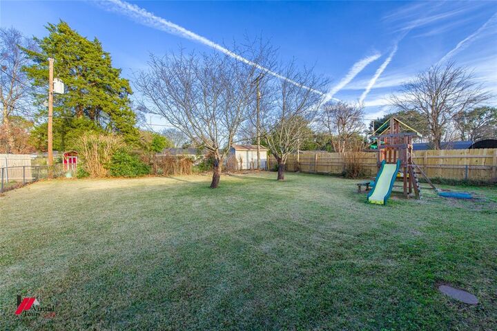 Property Photo: 3405 Lylac Lane LA 71112