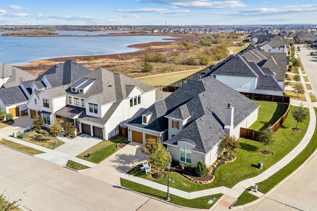 Property Photo:  2816 Maryport Court  TX 75056 