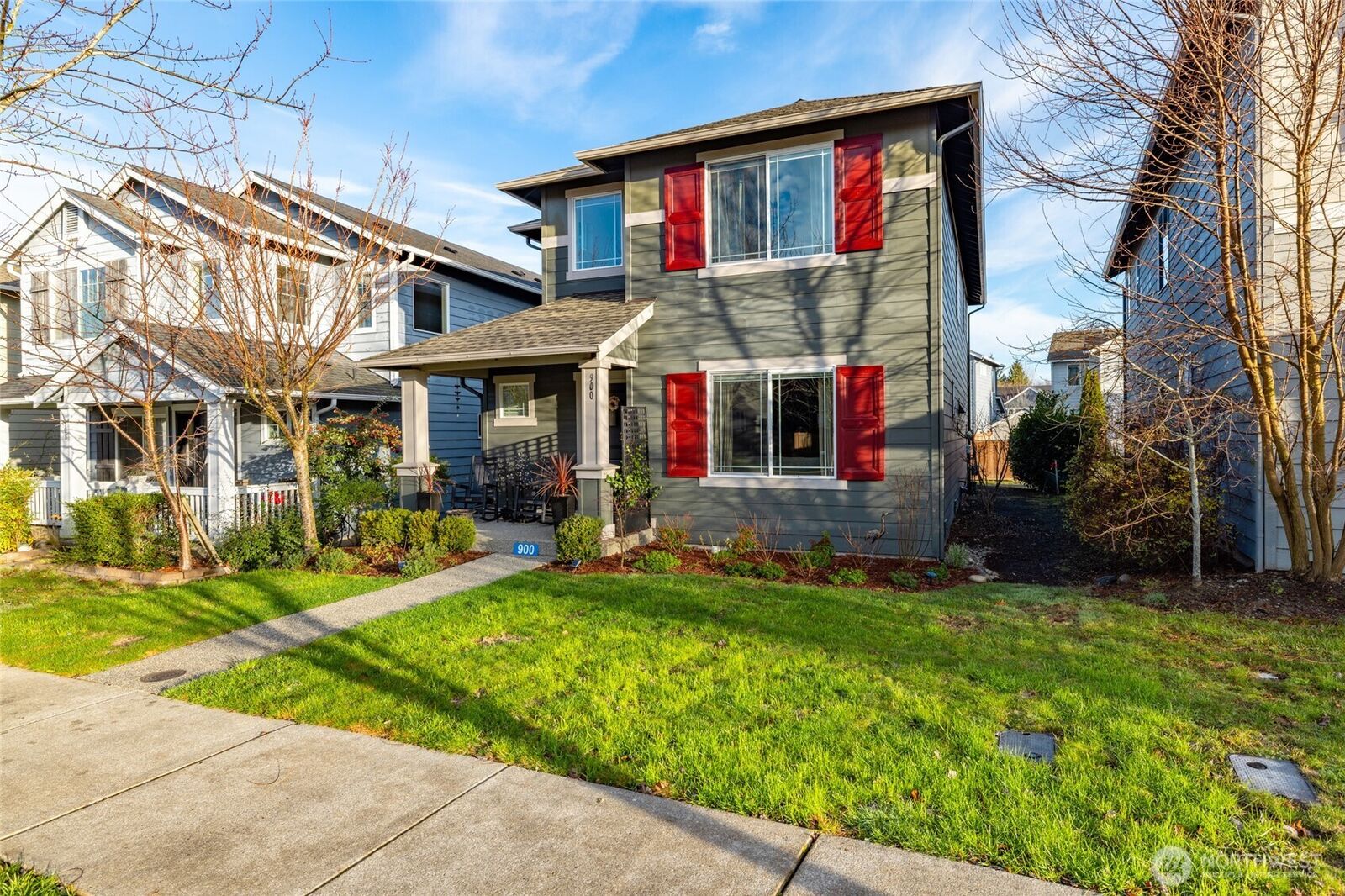 Property Photo:  900  Crested Butte Boulevard  WA 98273 