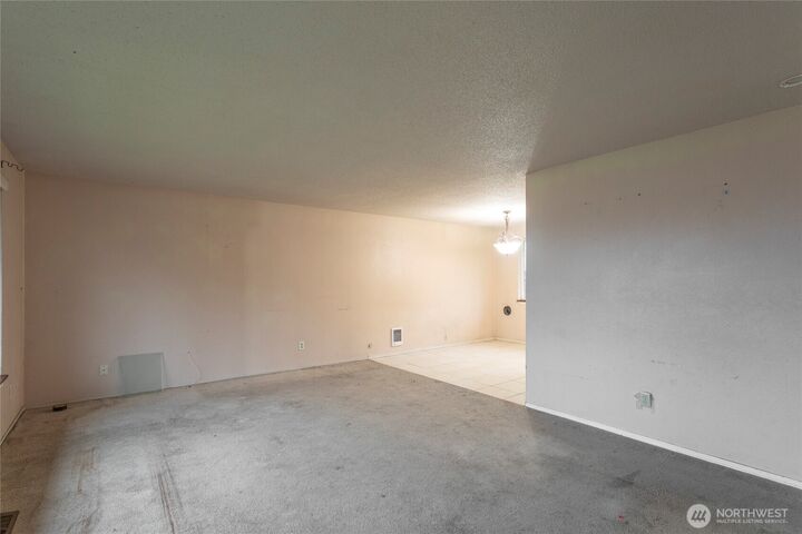 Property Photo: 1620 E Columbia Avenue WA 98404