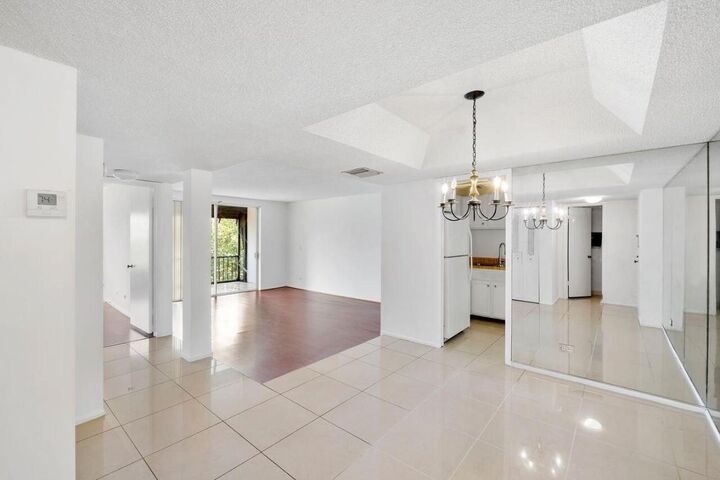 Property Photo:  3720 Inverrary Drive 3-D  FL 33319 