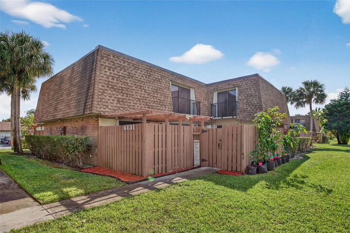 Property Photo:  6131 NW 55th Lane  FL 33319 