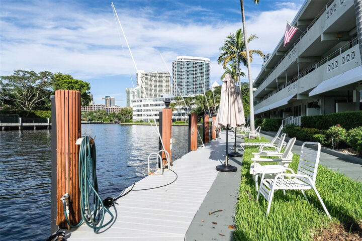 Property Photo:  1000 SE 4th Street 117 & 118  FL 33301 