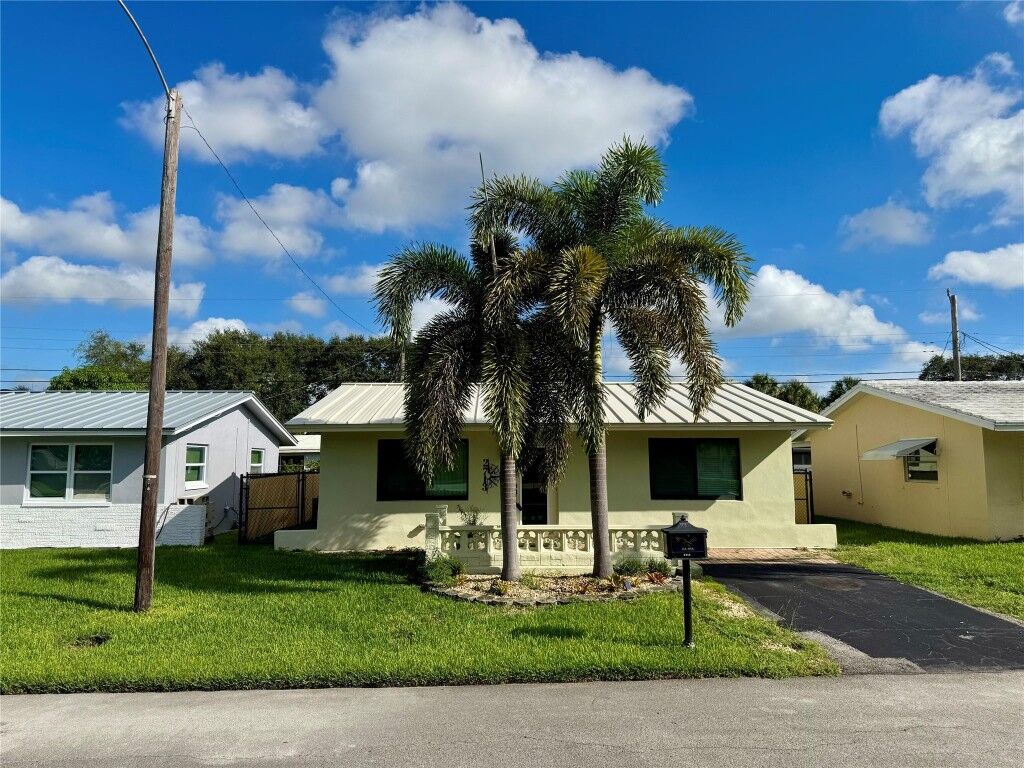 Property Photo:  2713 NW 53rd Street  FL 33309 
