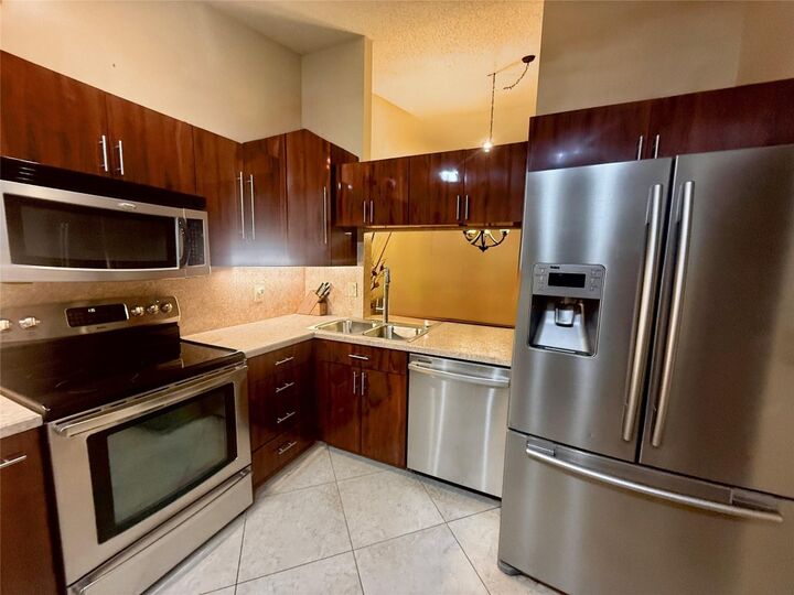 Property Photo: 3346 Carambola Circle 2507 FL 33066