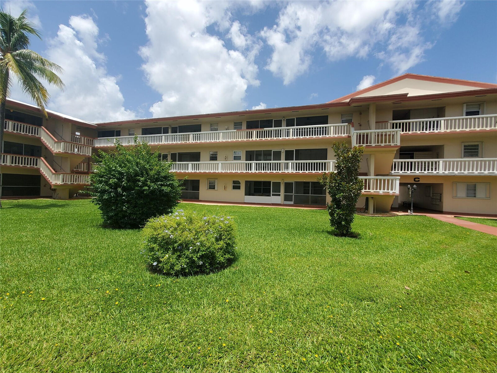 Property Photo:  5300 Washington Street 114C  FL 33021 