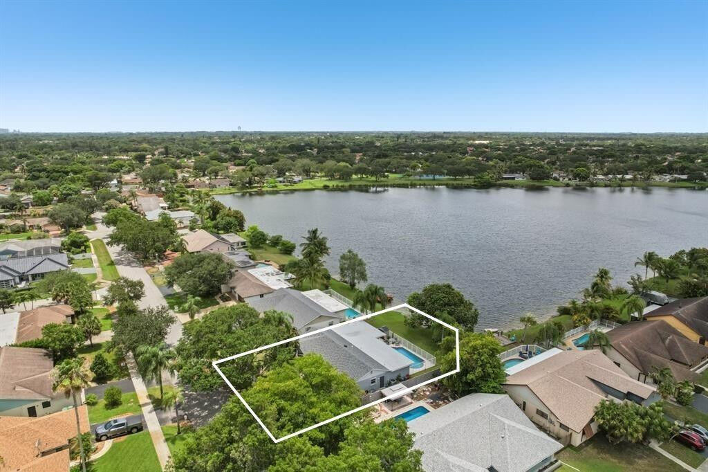 Property Photo:  11756 SW 53rd Place  FL 33330 