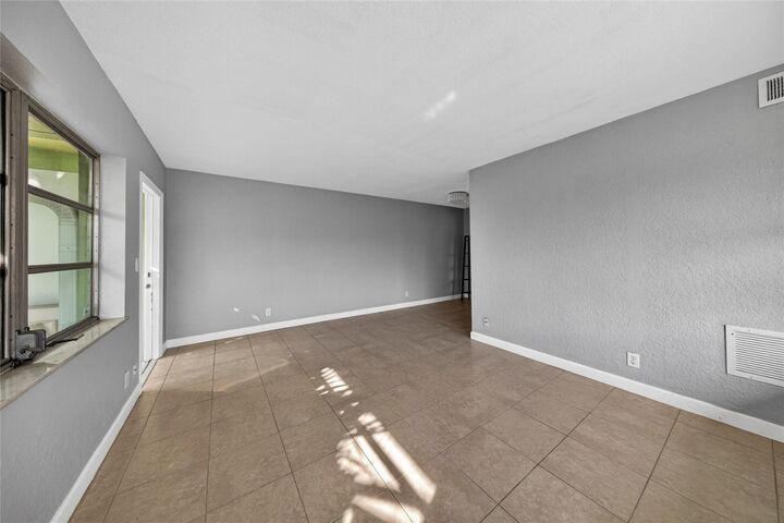 Property Photo:  1900 NE 8th Court 308  FL 33304 