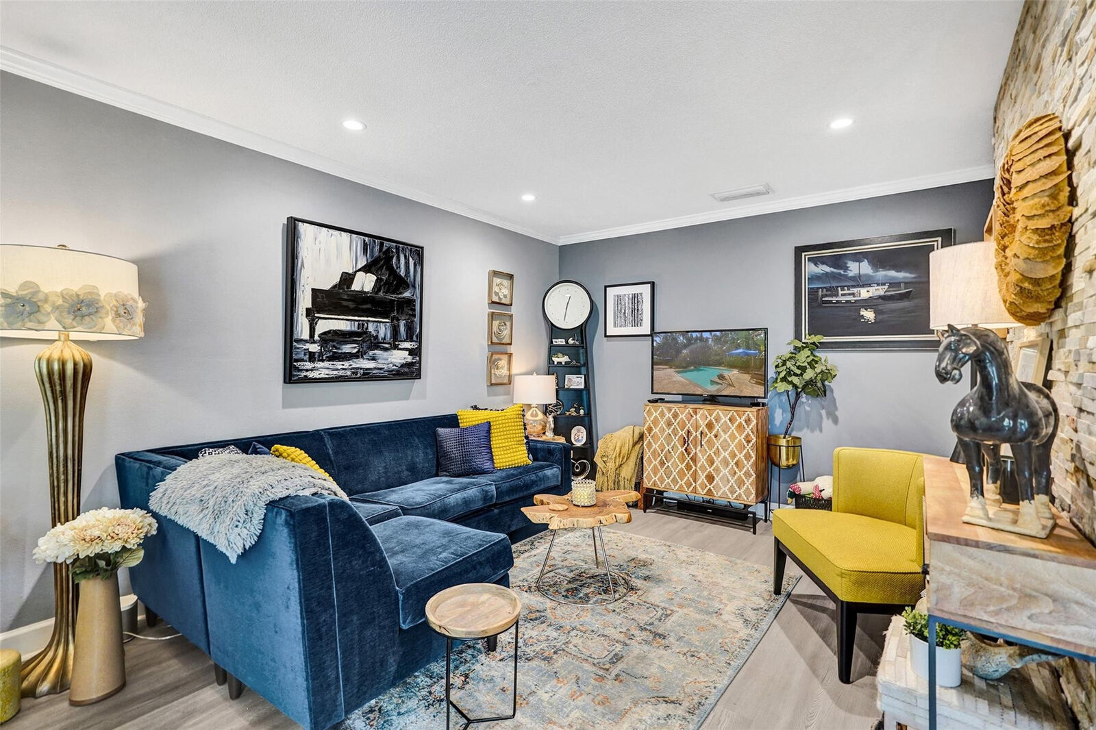 Property Photo: 1200 NE 17 Court 12 FL 33305