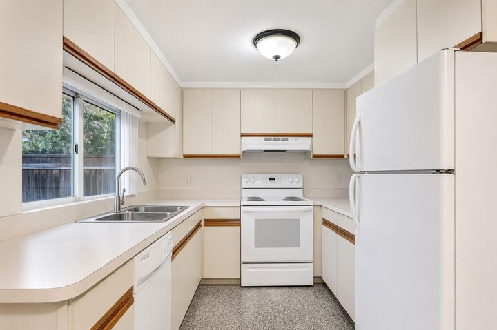 Property Photo:  5225 NE 2nd Terrace  FL 33334 