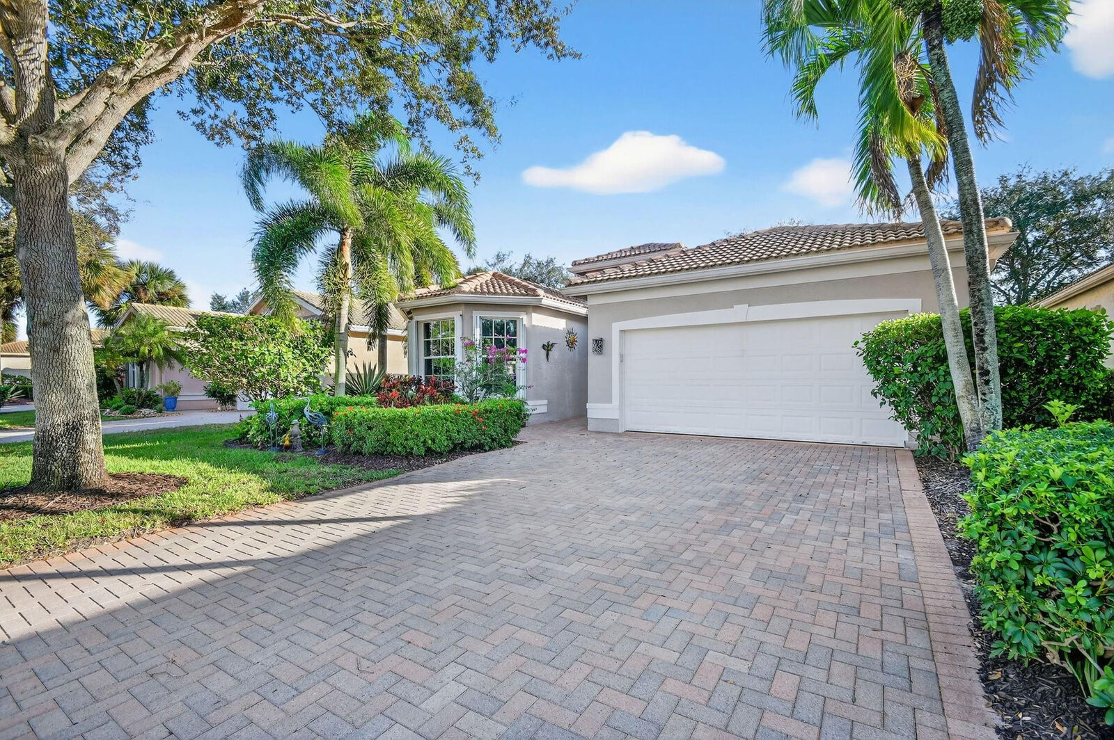 Property Photo:  8266 Sandpiper Glen Drive  FL 33467 