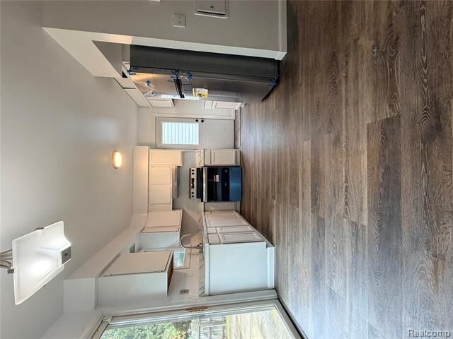 Property Photo:  3709 Evergreen Parkway  MI 48503 