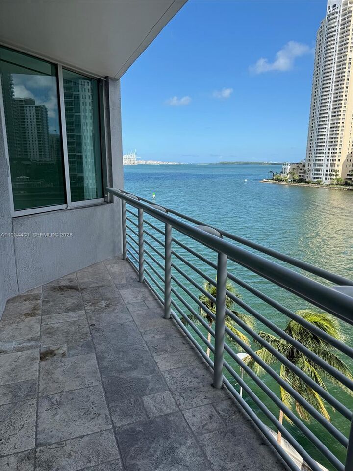 Property Photo: 325 S Biscayne Blvd 621 FL 33131